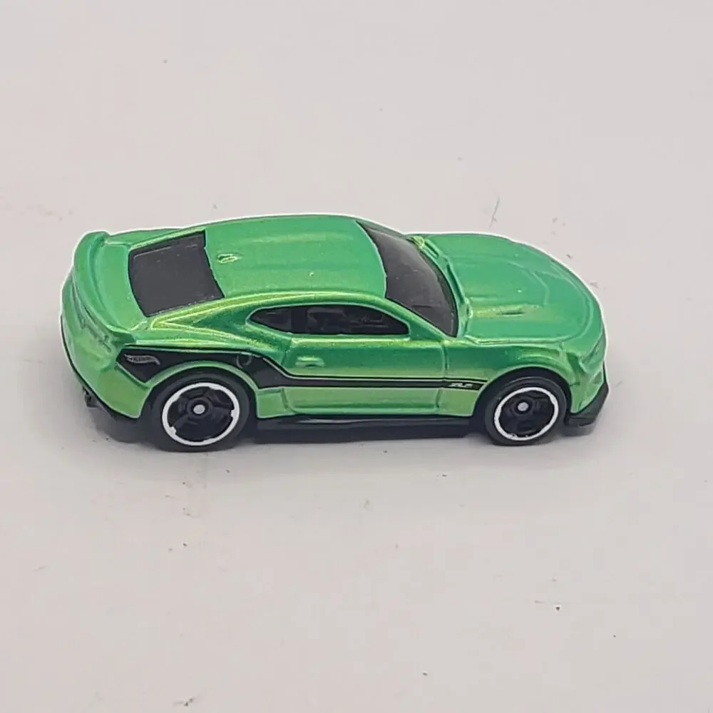 2016-2024 CHEVY CHEVROLET CAMARO ZL1 GREEN 1/64 SCALE DIORAMA DIECAST MODEL CAR